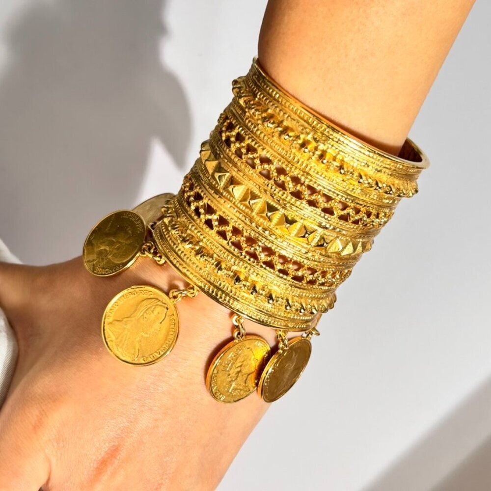 Ben-Amun gold cuff with coins bracelets <Rihanna> - Picture 3 of 13